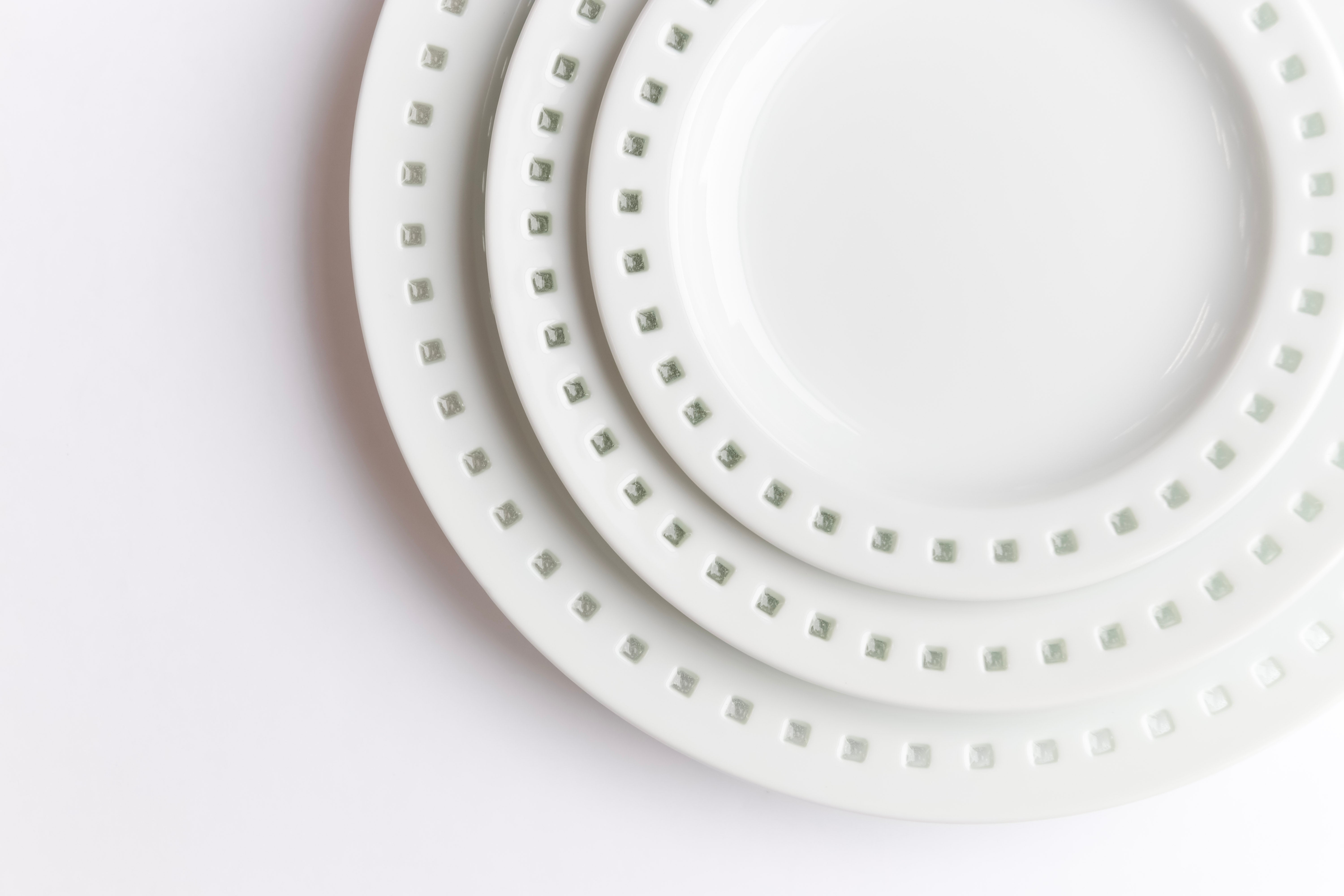 食卓に輝きをプラス！丹心窯の「水晶彫り」って知ってる？ – 47 TREASURE