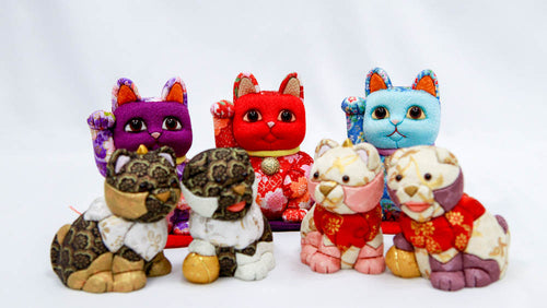 かわいくて頼れるお守り。招き猫と狛犬のある生活