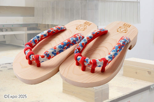 【万博】ネプリーグでも紹介された「五本指の下駄」商品のこだわりとは?詳しくご紹介します!|2025大阪・関西万博公式ライセンス商品