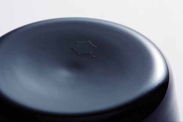 日本の職人が生み出す黒の逸品