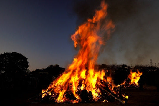お正月飾り、捨てないで！感謝を込めて神様を見送る「どんど焼き」
