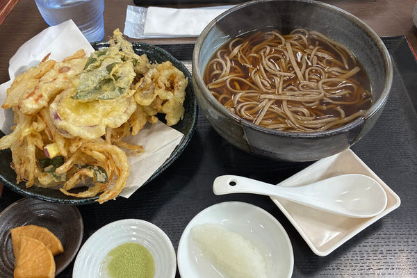 平日でも満席！地元で愛される蕎麦処「らっせぃ庵」