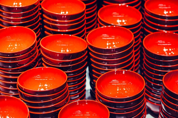 漆器の仕上げの仕事　艶を生む塗りと加飾