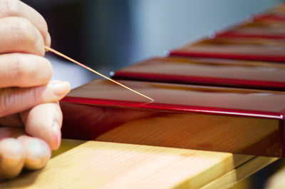 「光で色が変わる」玉虫塗の魅力とは？歴史と美しさを探る