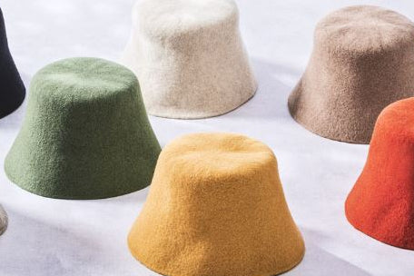 これからの季節にいかがですか？秋冬の装いに寄り添う、YOKOI BERETのウール帽子たち